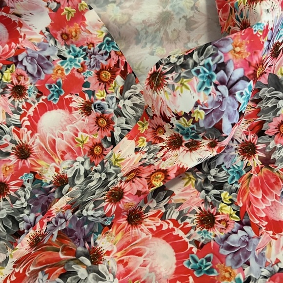 Lululemon Floral Print Wrap Front Sleeveless Top Yoga - Picture 6 of 8